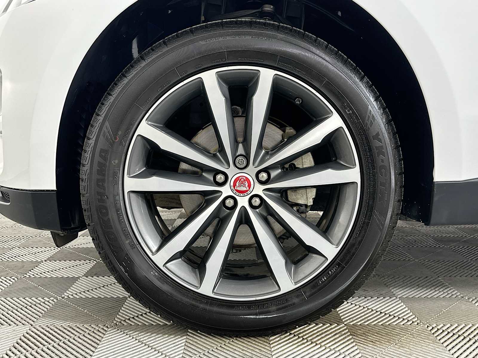 Used 2020 Jaguar F-PACE Prestige AWD/4WD image 29