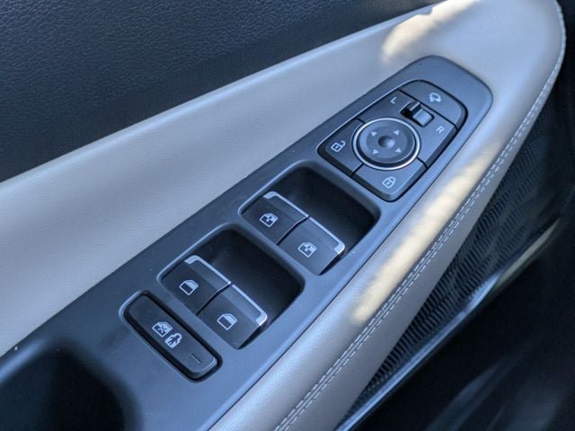 Used 2023 Hyundai Santa Fe Limited AWD/4WD image 25