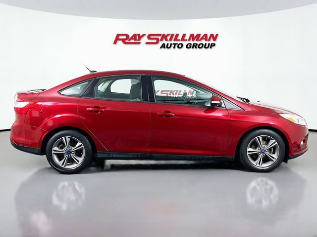 Used 2014 Ford Focus SE w/ SE Sport Package FWD image 8
