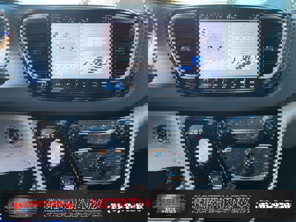 Used 2024 Chrysler Pacifica Touring-L image 9