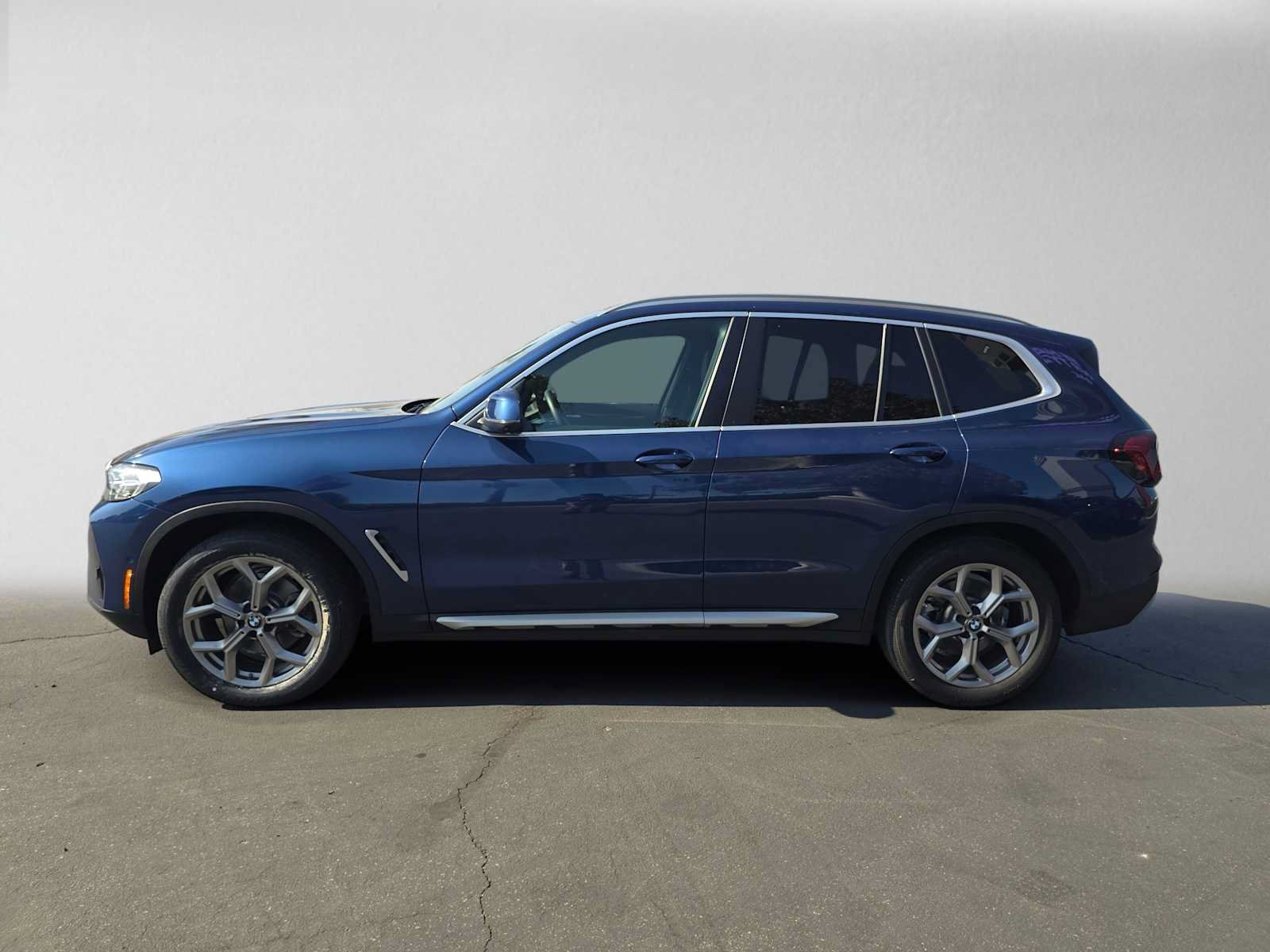 Used 2024 BMW X3 xDrive30i w/ Premium Package AWD/4WD image 6