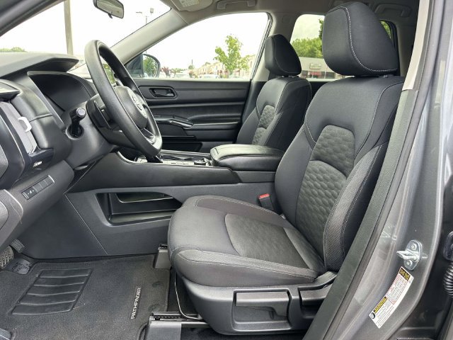 Used 2024 Nissan Pathfinder S AWD/4WD image 14