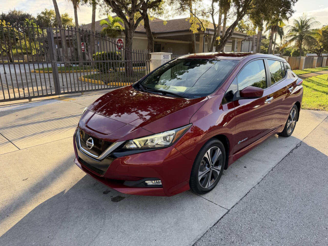 Used 2018 Nissan Leaf SV w/ SV Technology Package image 7