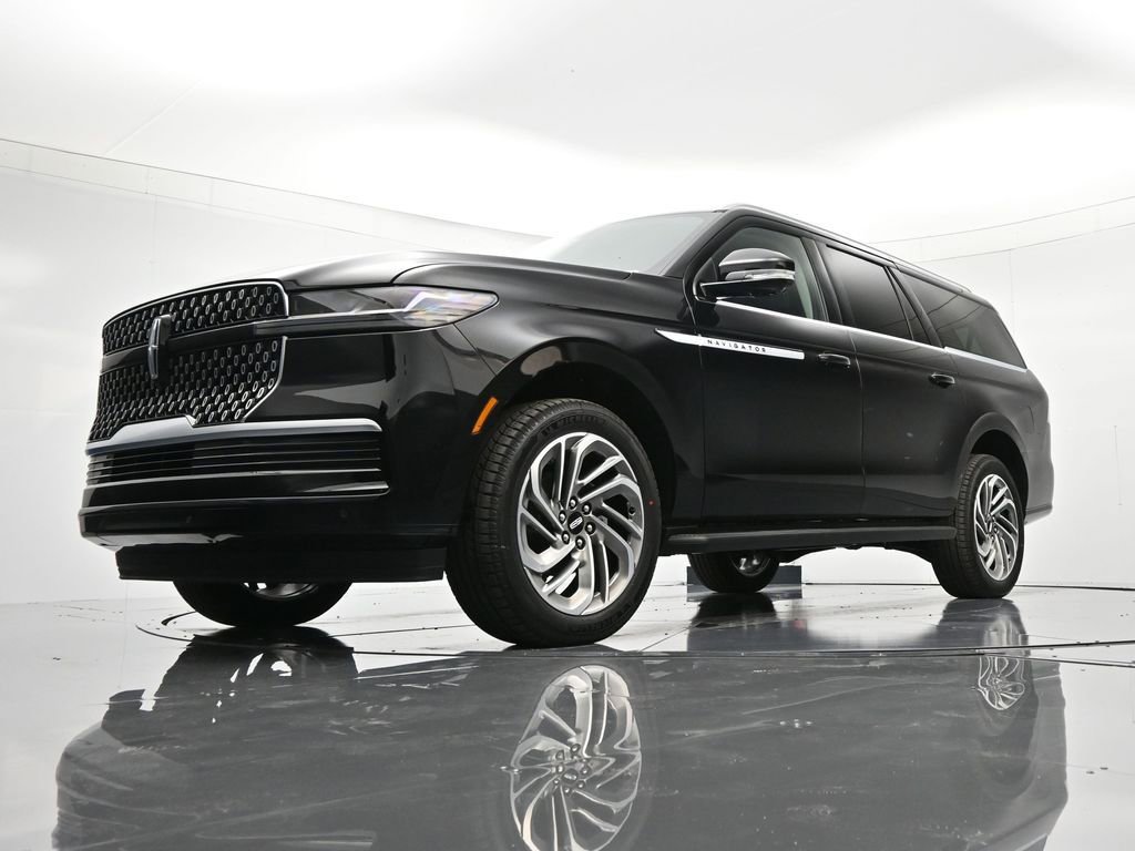New 2026 Lincoln Navigator L Premier AWD/4WD image 39