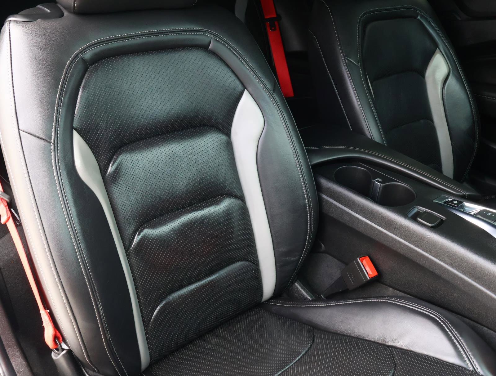 Used 2020 Chevrolet Camaro LT w/ Redline Edition RWD image 14