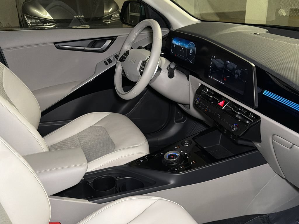 Certified 2023 Kia Niro Wind FWD image 14