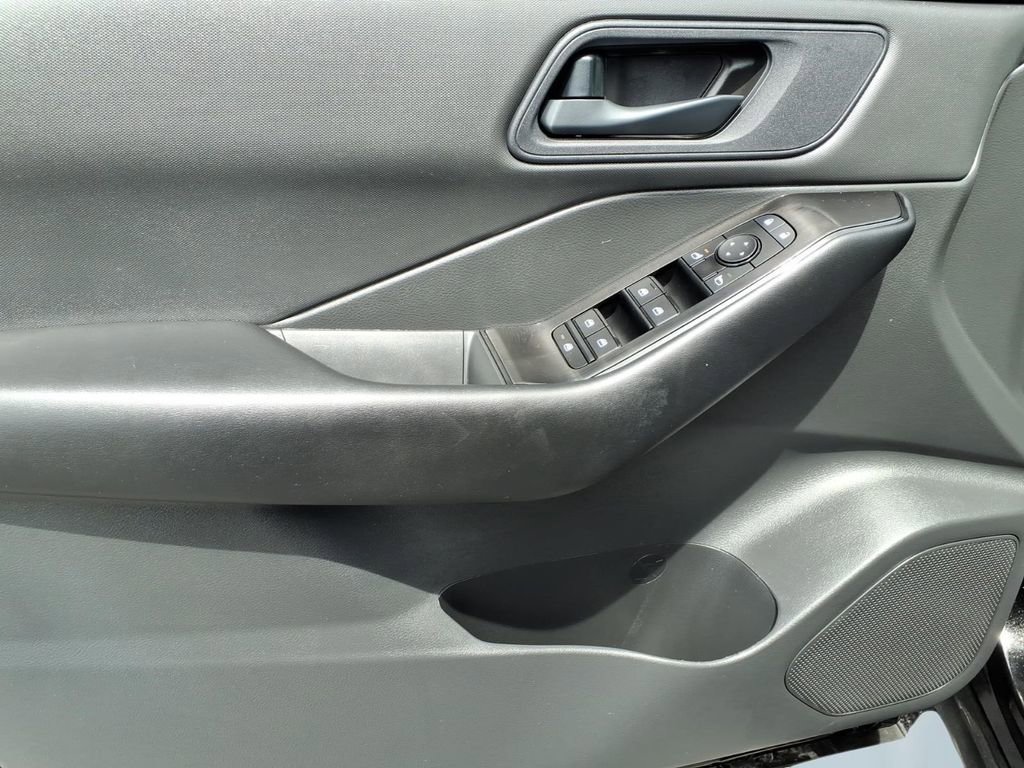 Used 2026 Nissan Rogue S FWD image 14
