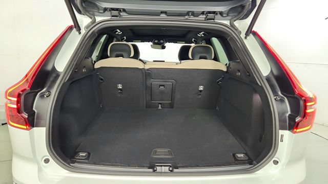 Used 2026 Volvo XC60 B5 Core AWD/4WD image 36