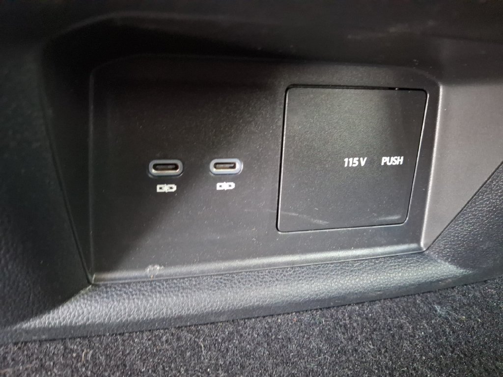 Used 2023 Volkswagen Atlas Cross Sport SE w/ Panoramic Sunroof Package AWD/4WD image 11