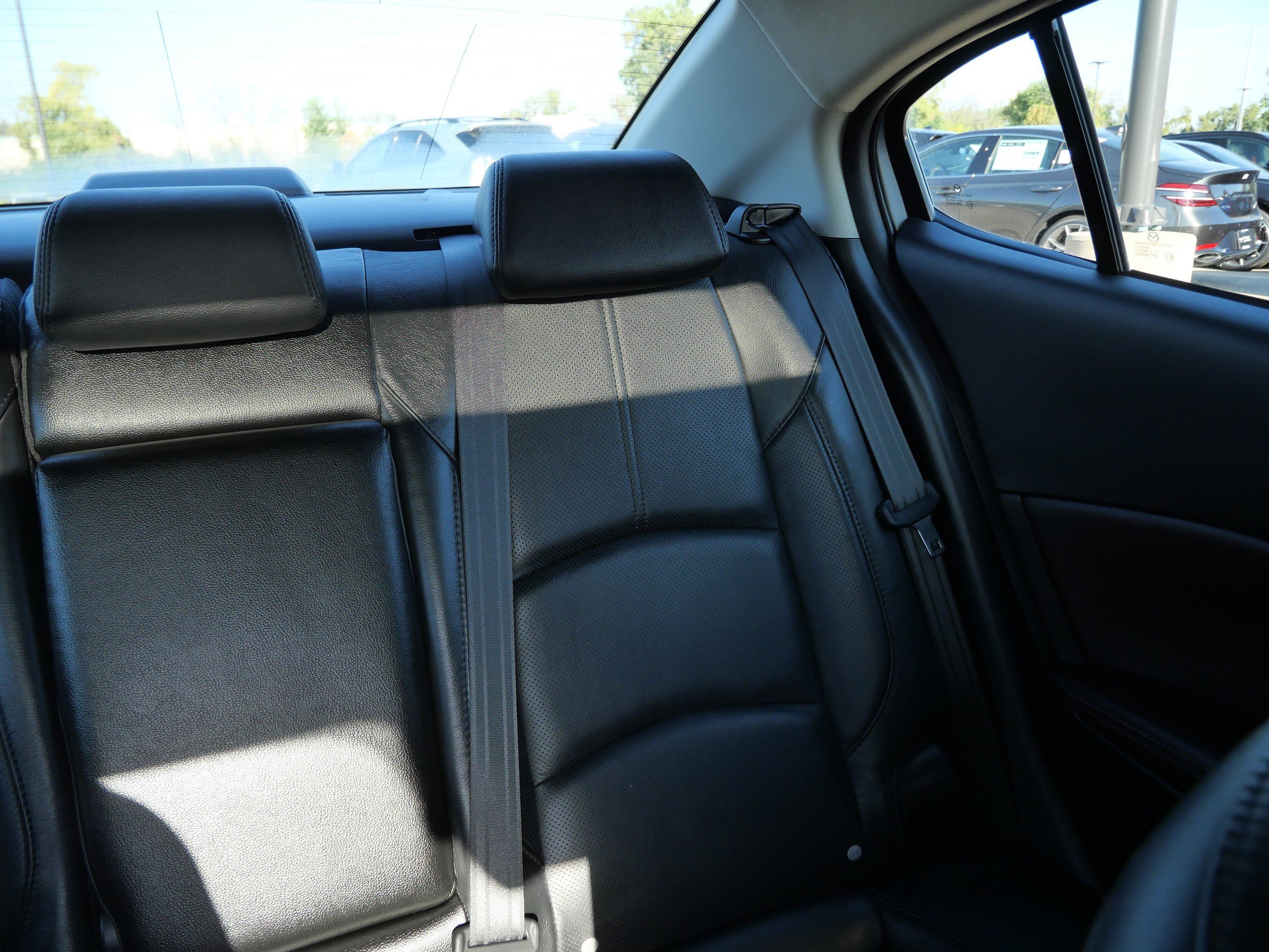 Used 2018 MAZDA MAZDA3 Grand Touring w/ Premium Equipment Package image 14