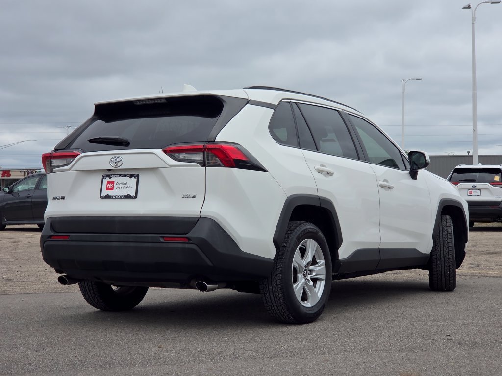 Used 2019 Toyota RAV4 XLE w/ Convenience Package FWD image 24