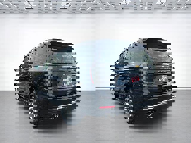 New 2026 Chevrolet Suburban Premier image 6