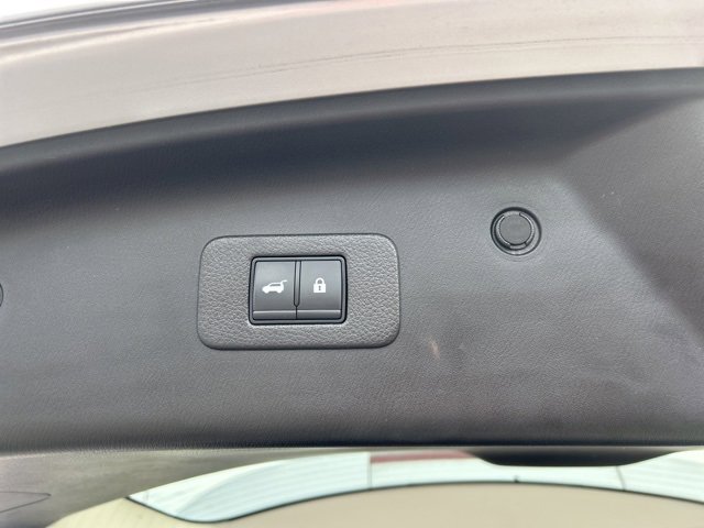 Used 2024 Nissan Armada SL w/ Captain's Chairs Package image 35