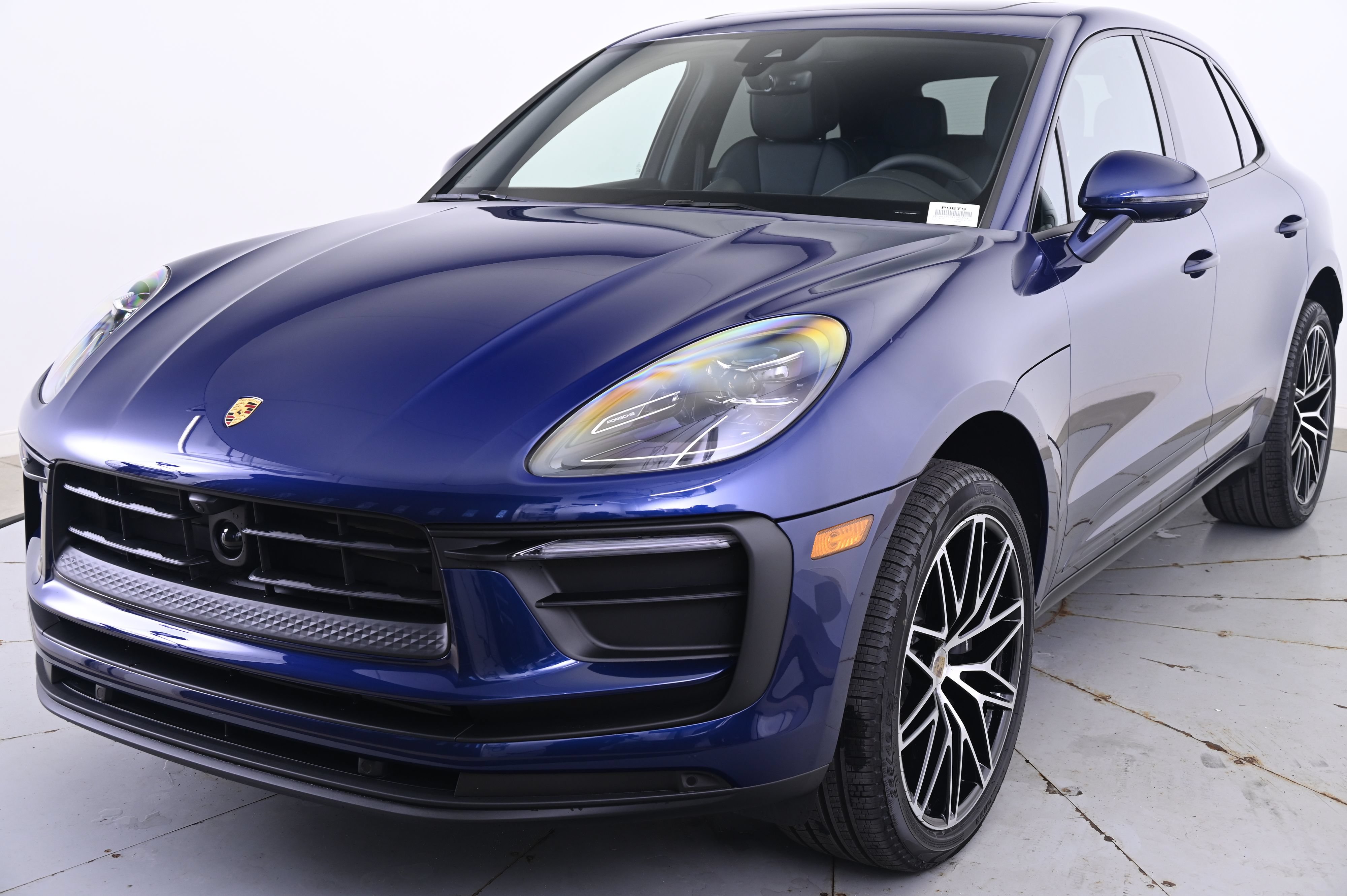 Certified 2026 Porsche Macan AWD/4WD image 1