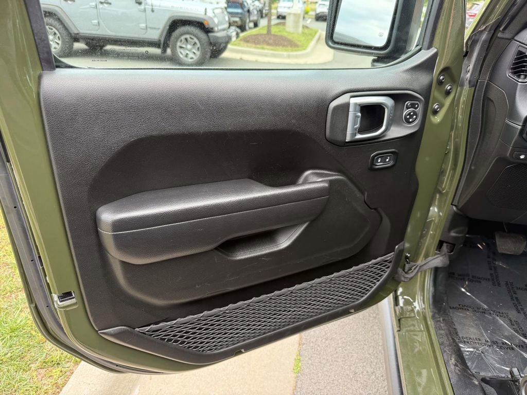 Certified 2024 Jeep Wrangler Unlimited Rubicon 4xe AWD/4WD image 33
