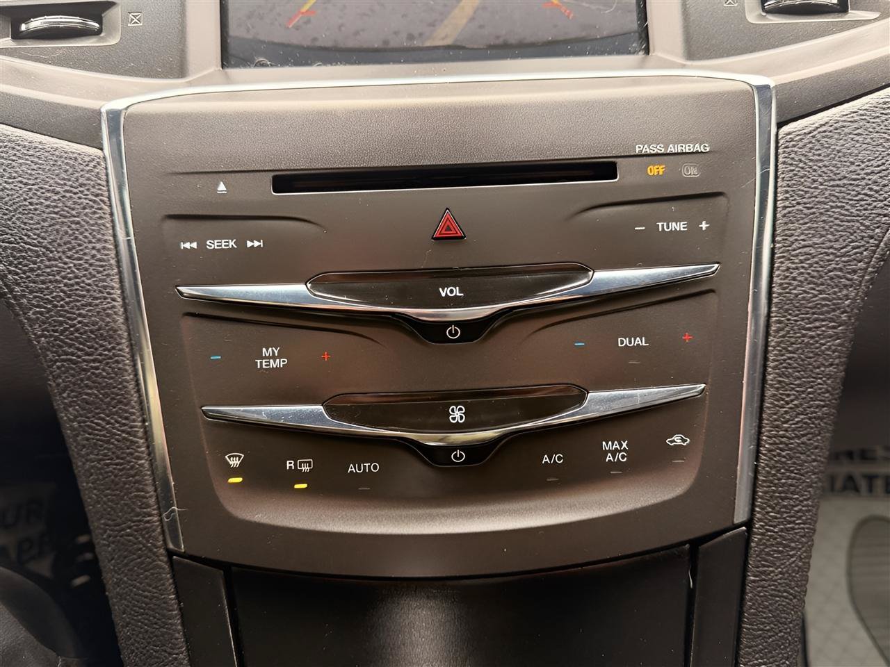 Used 2015 Lincoln MKS w/ Equipment Group 101A FWD image 27