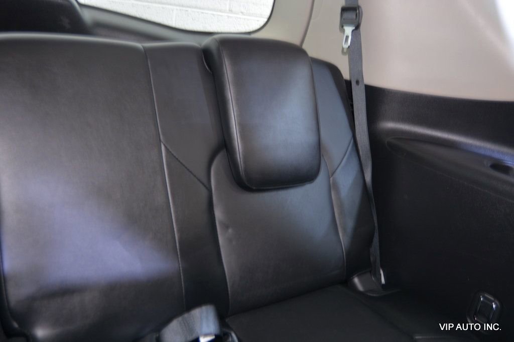 Used 2012 INFINITI QX56 4WD w/ Deluxe Touring Pkg image 29