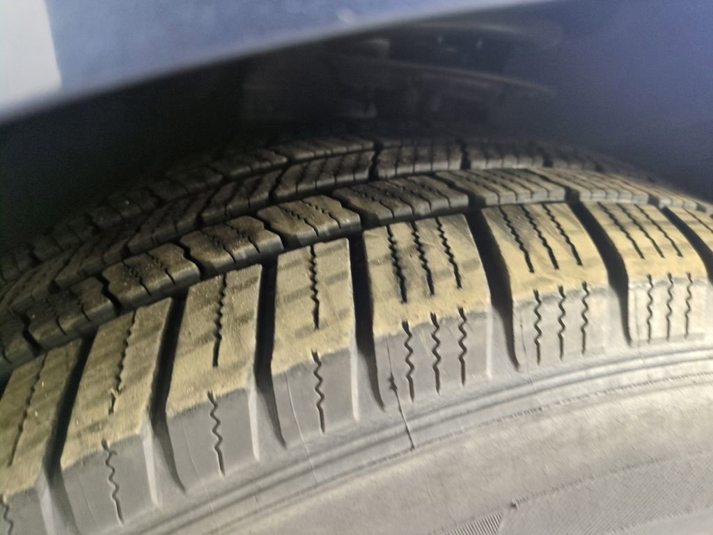 Used 2018 Ford Edge SEL image 27