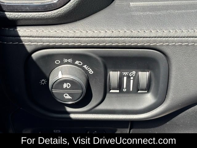Used 2025 RAM 1500 Limited AWD/4WD image 32