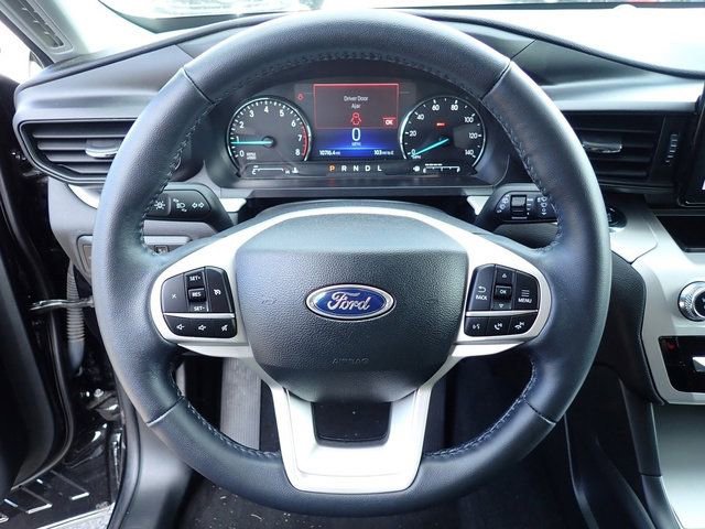 Used 2023 Ford Explorer XLT AWD/4WD image 24