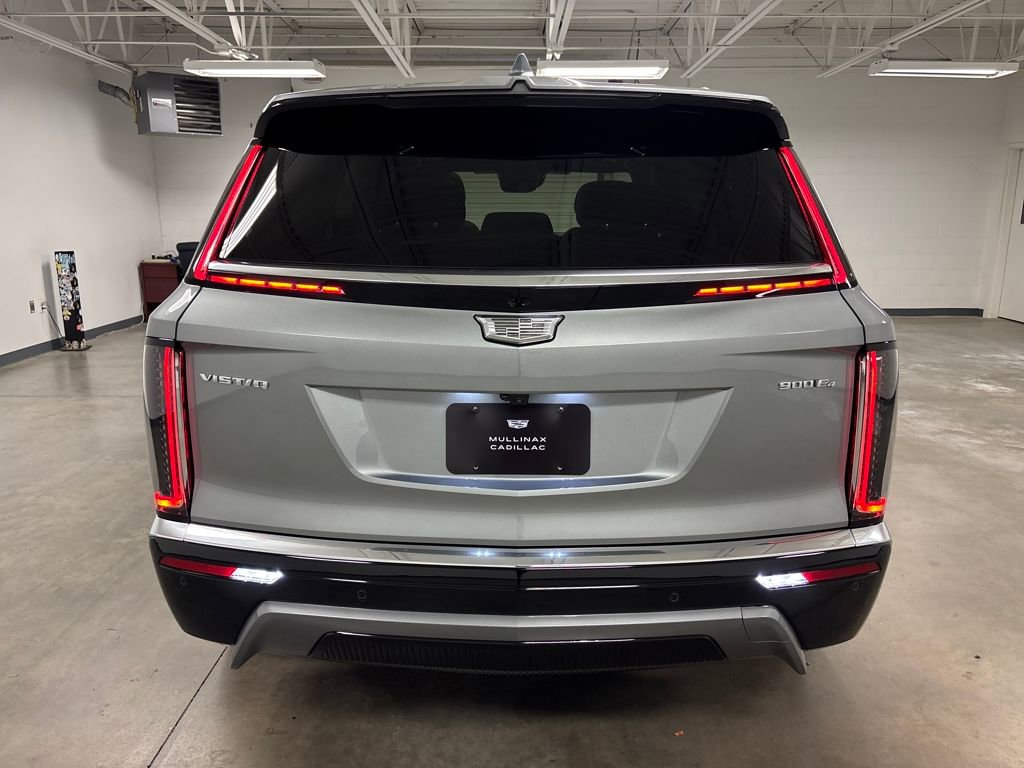 New 2026 Cadillac Vistiq Luxury image 17