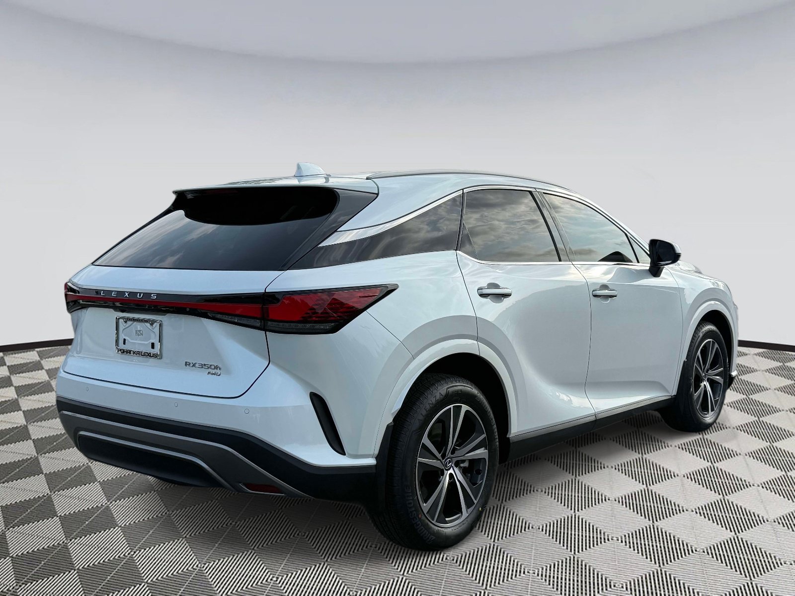 Used 2025 Lexus RX 350h w/ Accessory Package (Z1) AWD/4WD image 2
