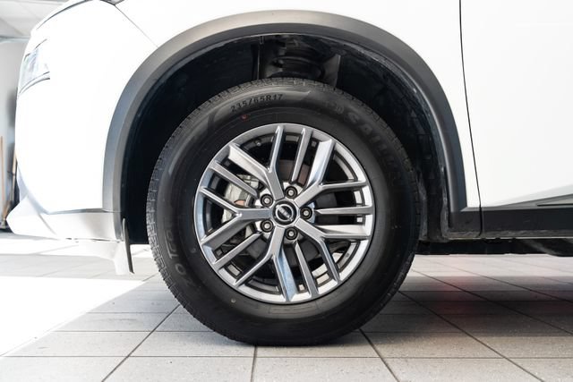 Used 2023 Nissan Rogue S AWD/4WD image 7