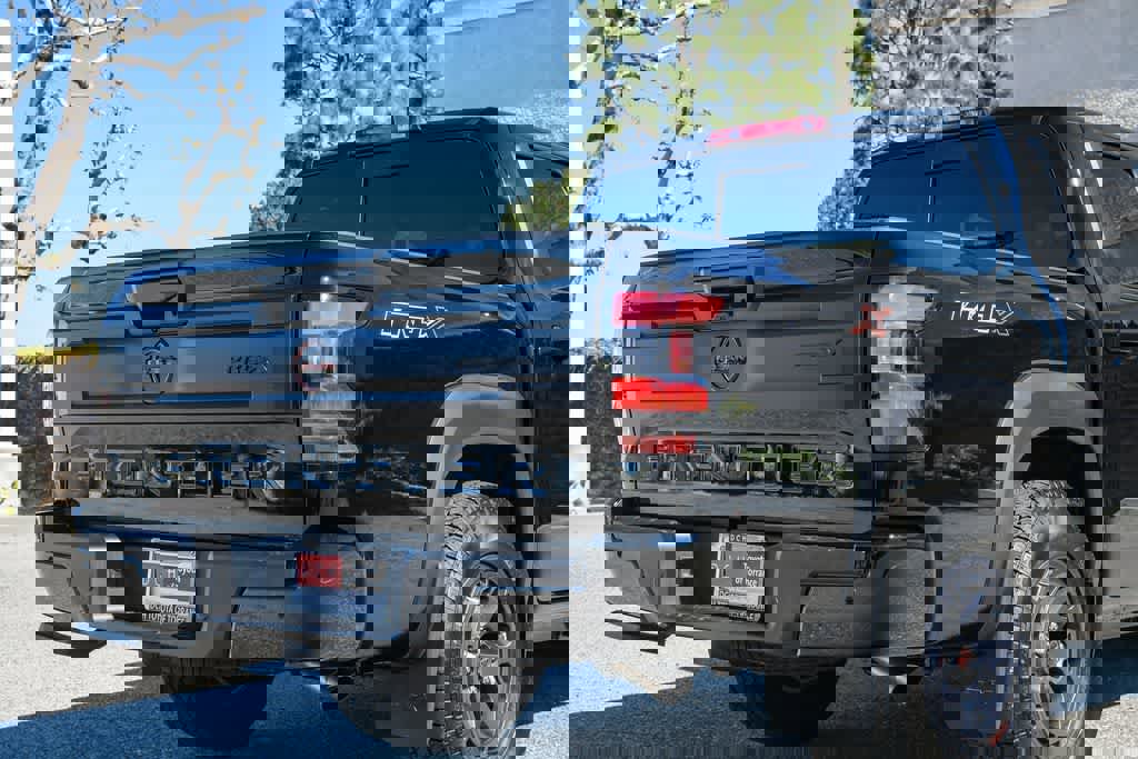 Used 2025 Nissan Frontier Pro-X image 6