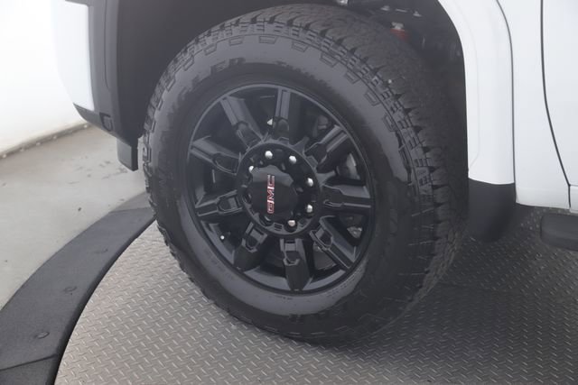 Used 2026 GMC Sierra 2500 AT4 w/ AT4 Premium Plus Package AWD/4WD image 13