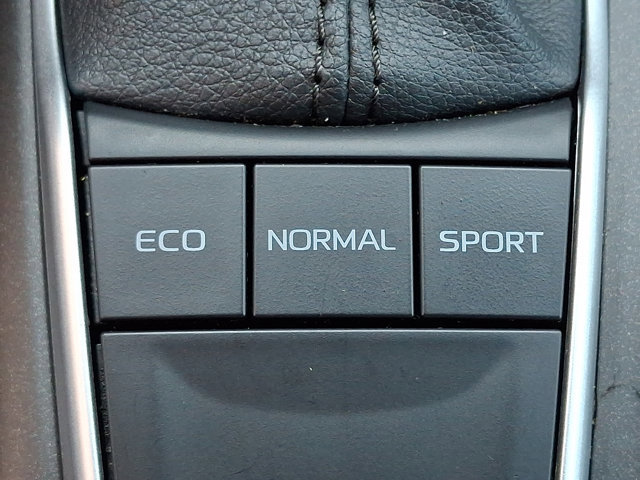 Used 2022 Toyota Camry LE w/ Carpet Mat Package (TMS) FWD image 22