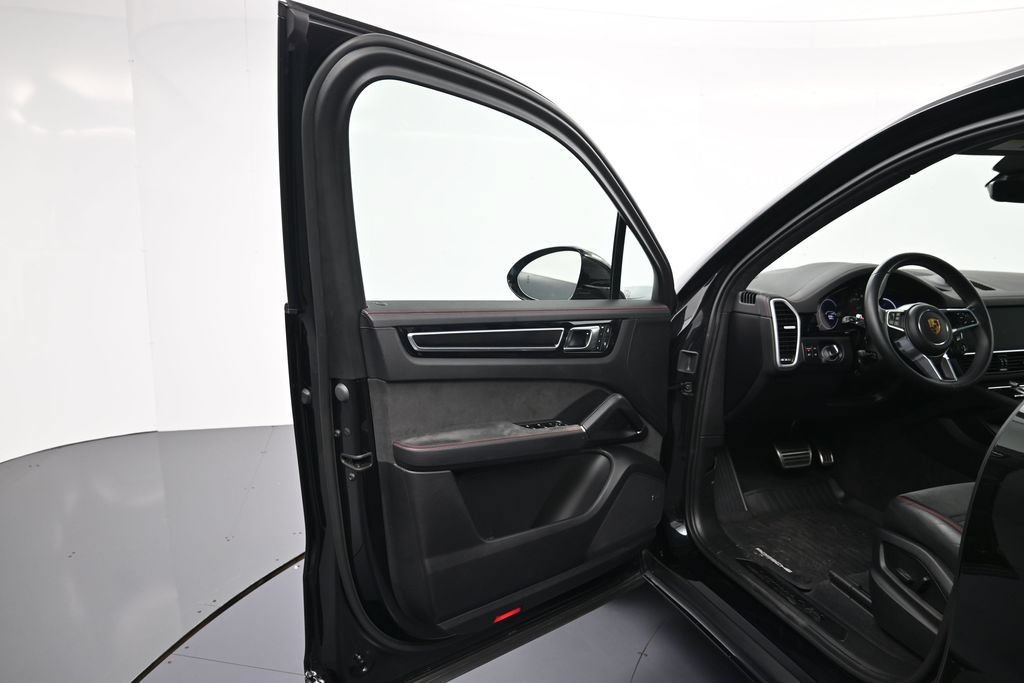 Certified 2023 Porsche Cayenne GTS w/ Assistance Package AWD/4WD image 16