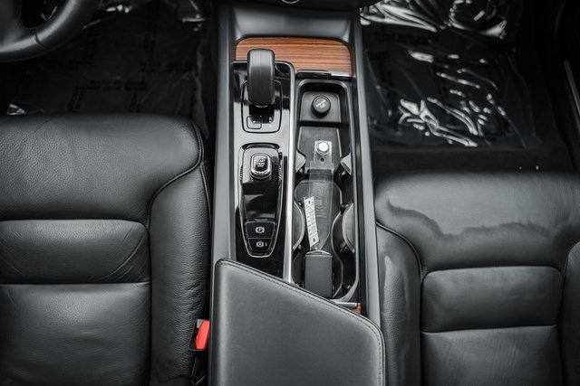 Used 2024 Volvo S60 B5 Plus image 24