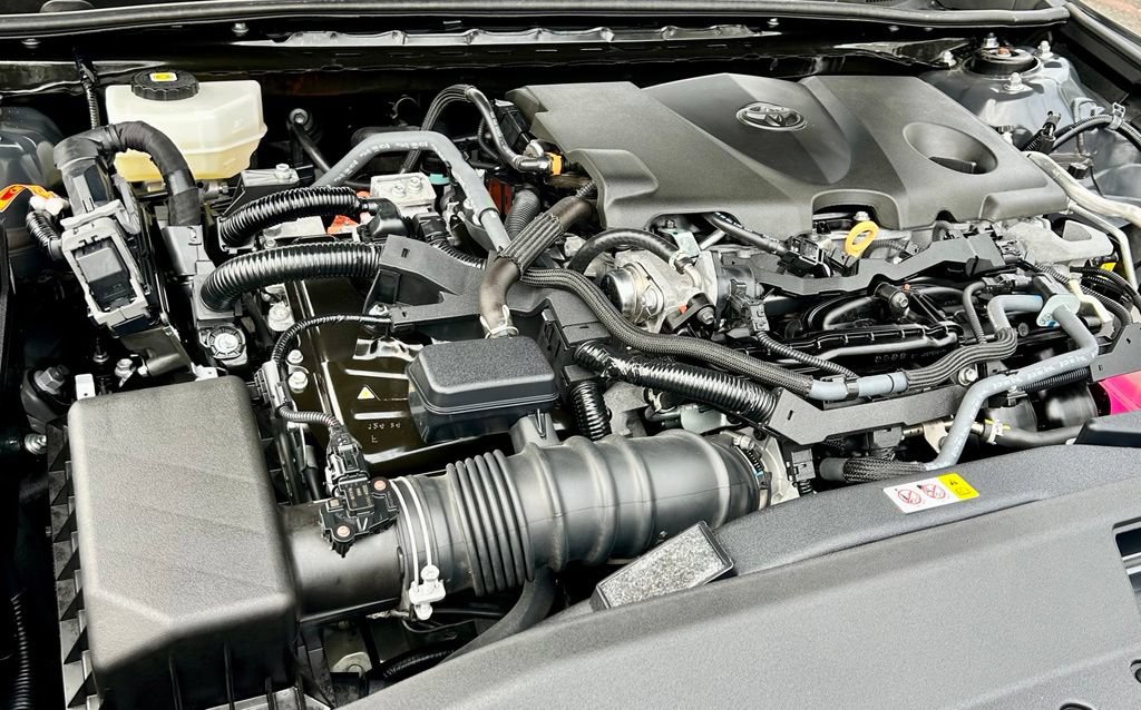 Used 2025 Toyota Camry XLE FWD image 25