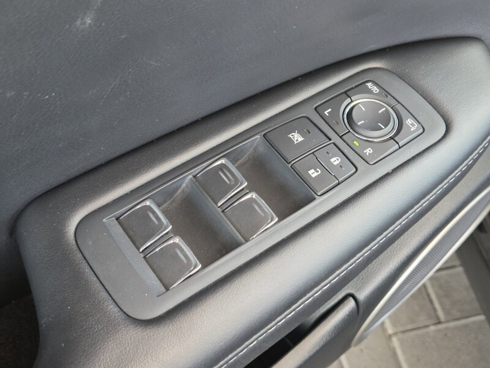 Used 2022 Lexus RX 350L FWD w/ Premium Package image 25