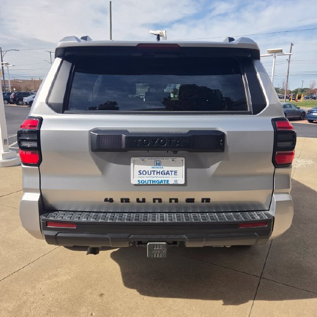 Used 2025 Toyota 4Runner SR5 AWD/4WD image 4