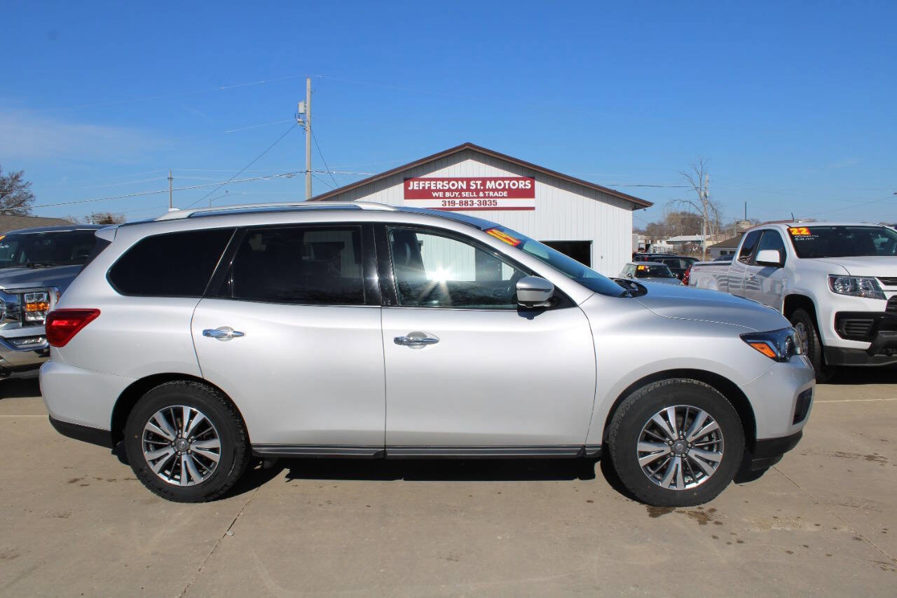 Used 2019 Nissan Pathfinder SL image 1