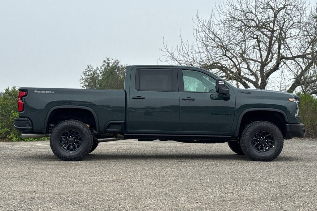 New 2026 Chevrolet Silverado 2500 ZR2 w/ ZR2 Bison Edition video 3