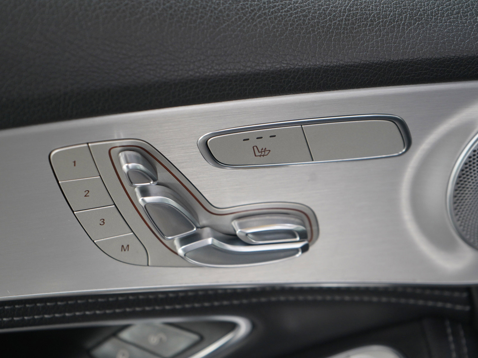 Used 2016 Mercedes-Benz C 300 4MATIC Sedan image 21