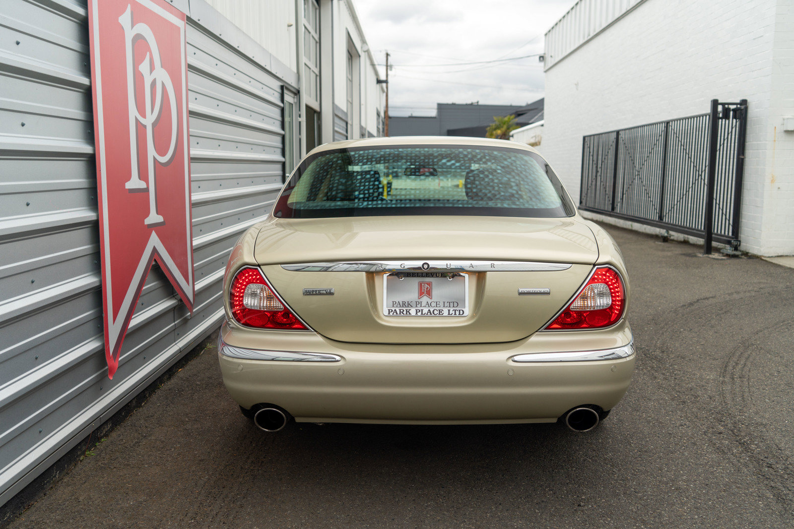 Used 2006 Jaguar XJ Vanden Plas Super V8 Portfolio RWD image 62