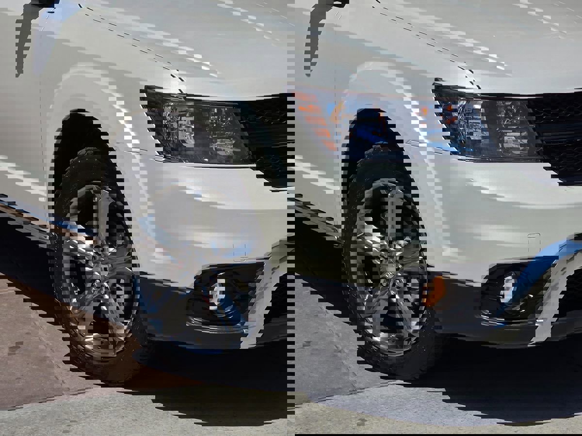 Used 2016 Dodge Journey Crossroad FWD image 4