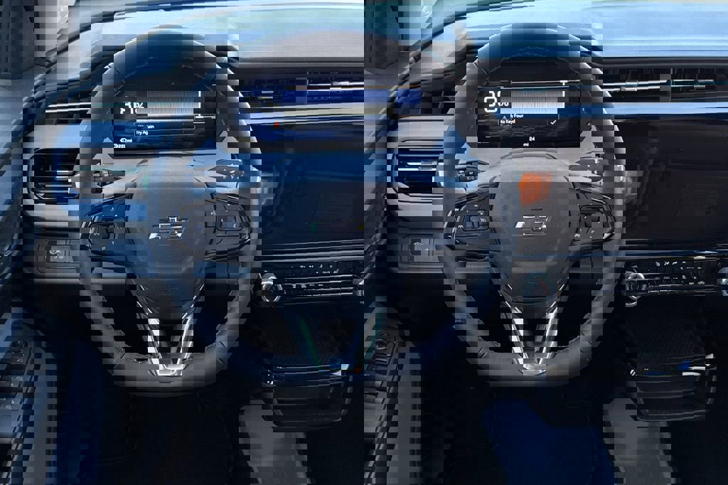 New 2027 Chevrolet Bolt LT w/ Comfort Package image 14