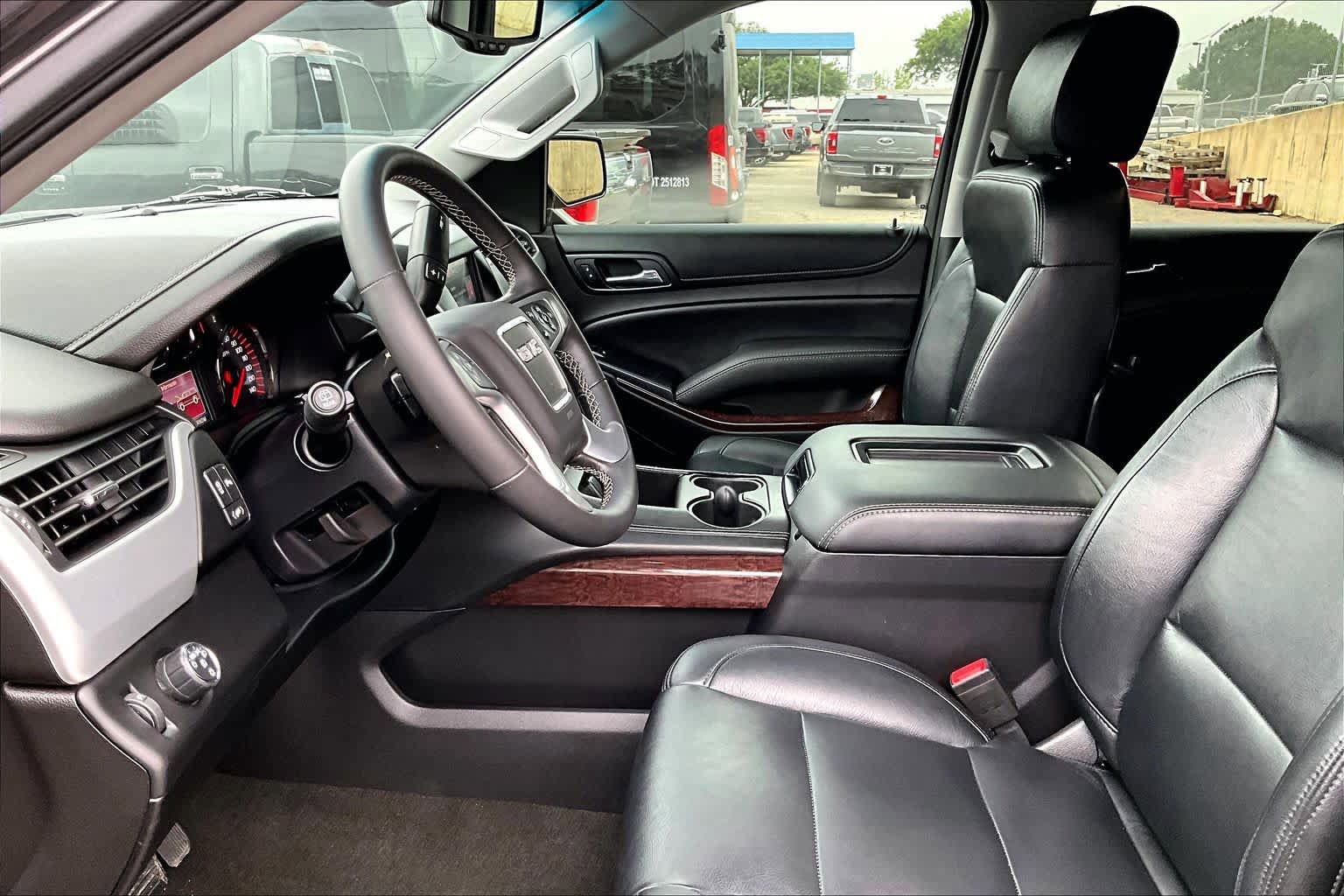 Used 2015 GMC Yukon SLE w/ Convenience Package RWD image 8