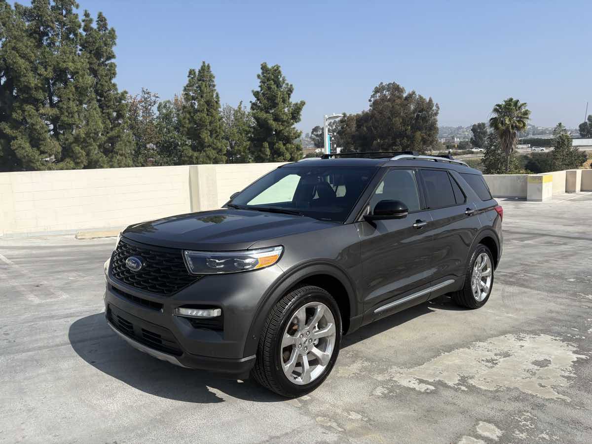 Used 2020 Ford Explorer Platinum w/ Premium Technology Package image 8