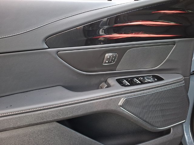 New 2026 Lincoln Nautilus Premier AWD/4WD image 10