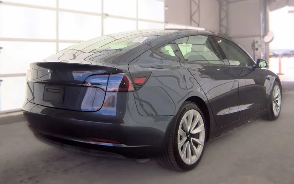 Used 2023 Tesla Model 3 Standard Range RWD image 3