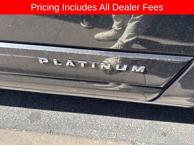 Used 2015 Ford Expedition Platinum RWD image 4