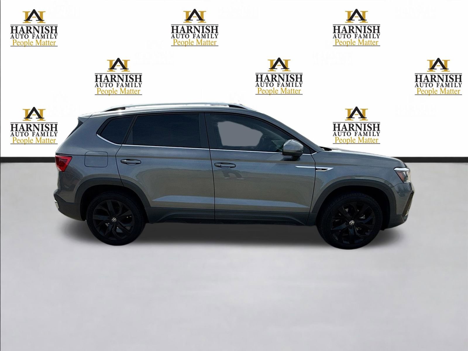 Used 2022 Volkswagen Taos SE w/ Panoramic Sunroof Package FWD image 7