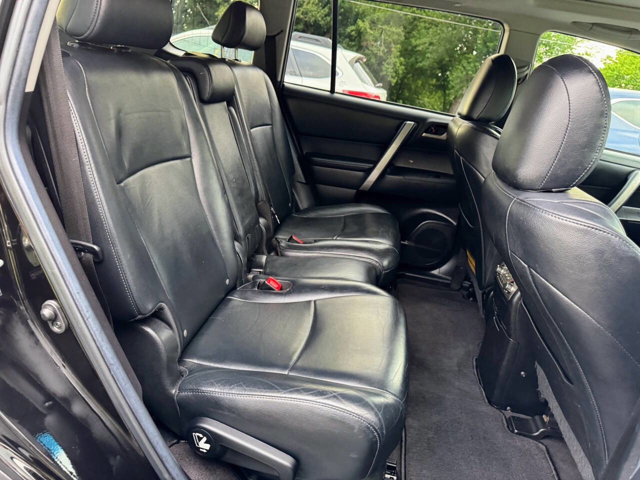 Used 2013 Toyota Highlander SE image 34