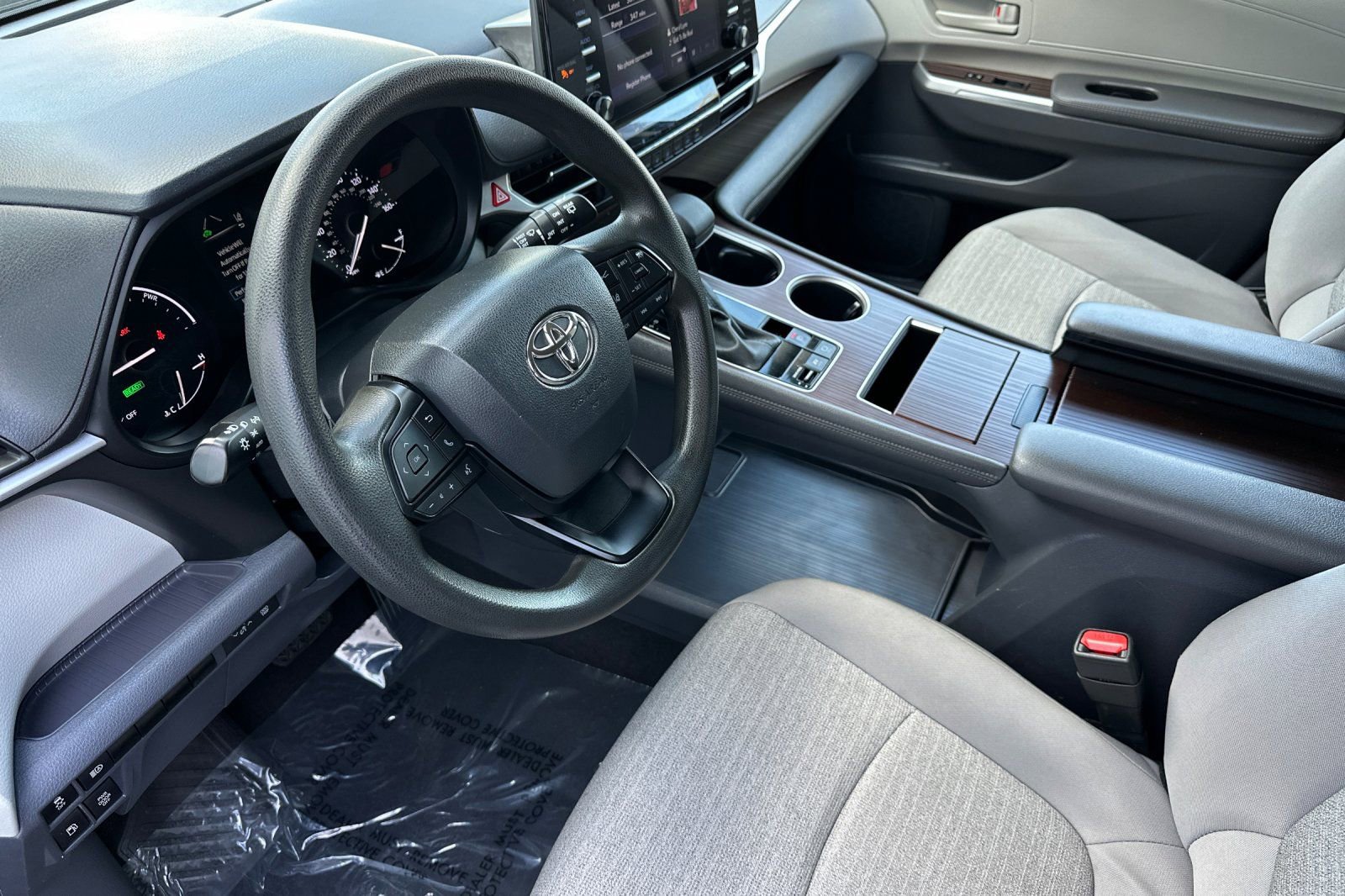 Certified 2023 Toyota Sienna LE image 10