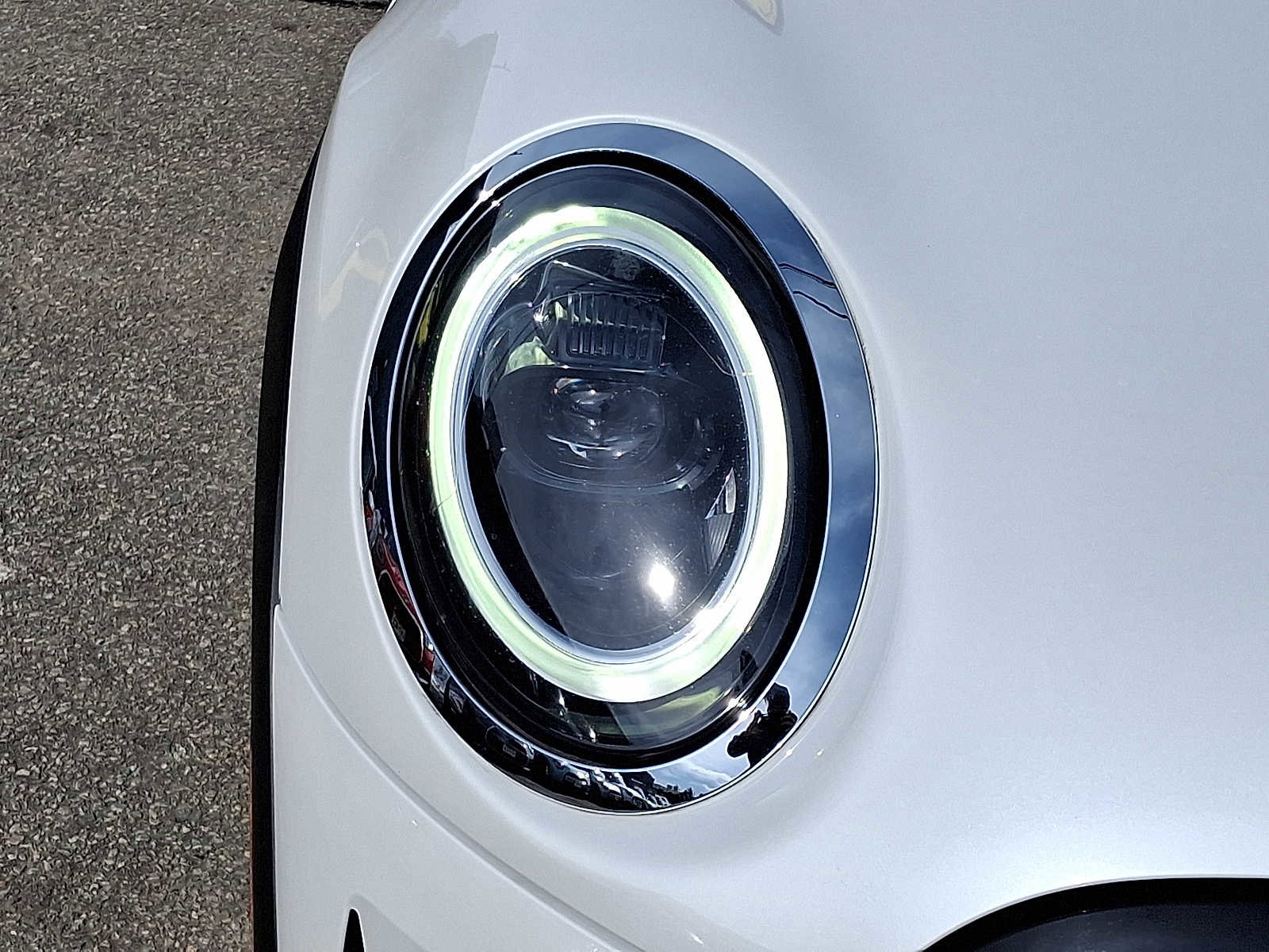 Certified 2023 MINI Cooper 2-Door Hardtop image 9